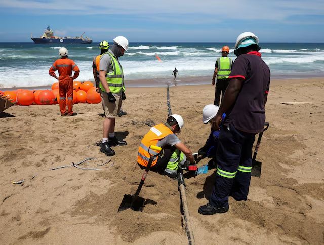 Orange and Free Fund New Subsea Cable Linking Reunion and South Africa