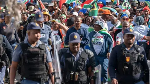Special Police Unit Investigates Killing of Anti-Migrant Leader