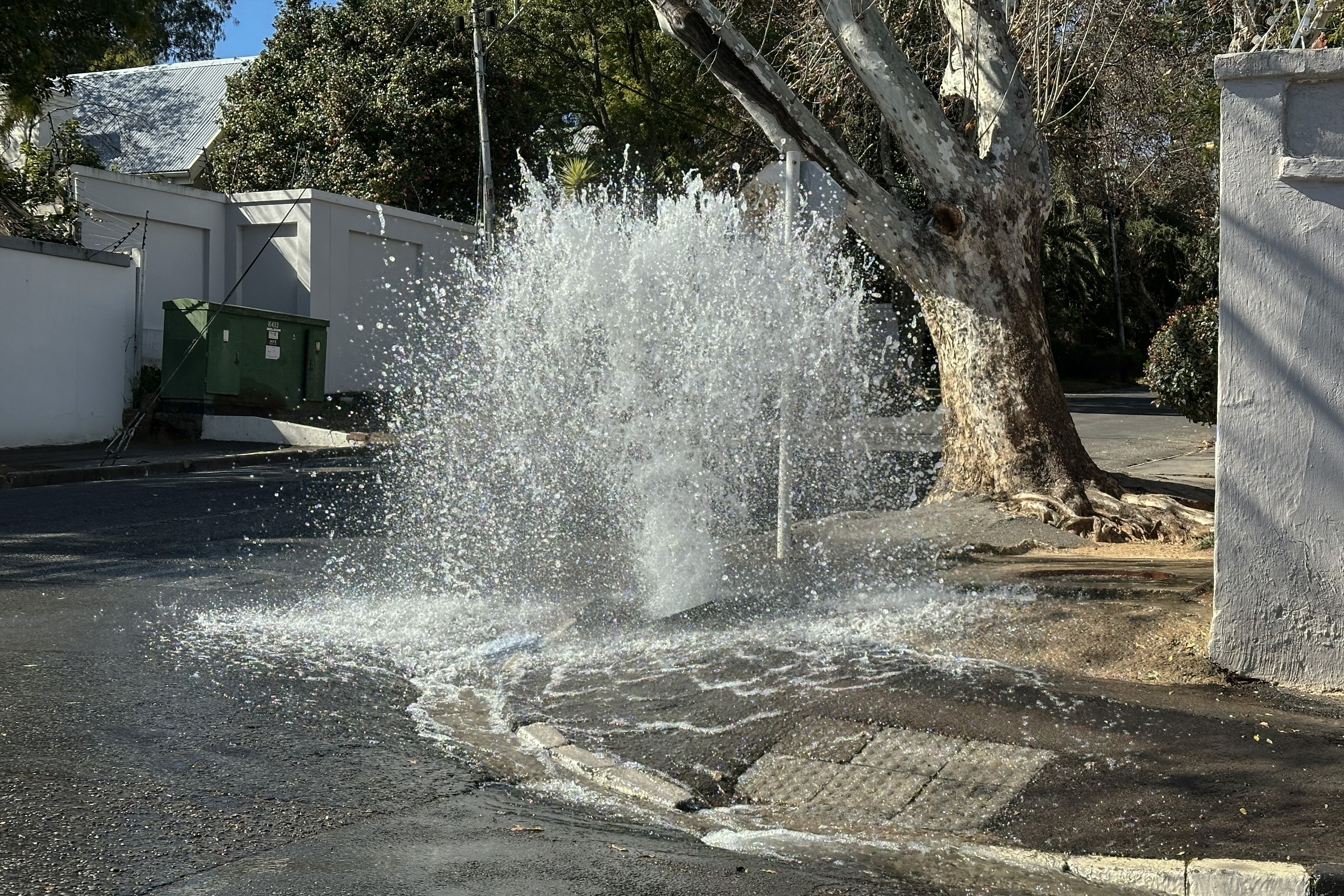 Johannesburg Water Grapples with Surge in Pipe Bursts, Disrupting Supply Across Suburbs